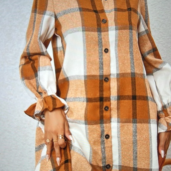 Last one ❣️
Khaki plaid pattern collared neck shirt dress - Picture 9 of 9